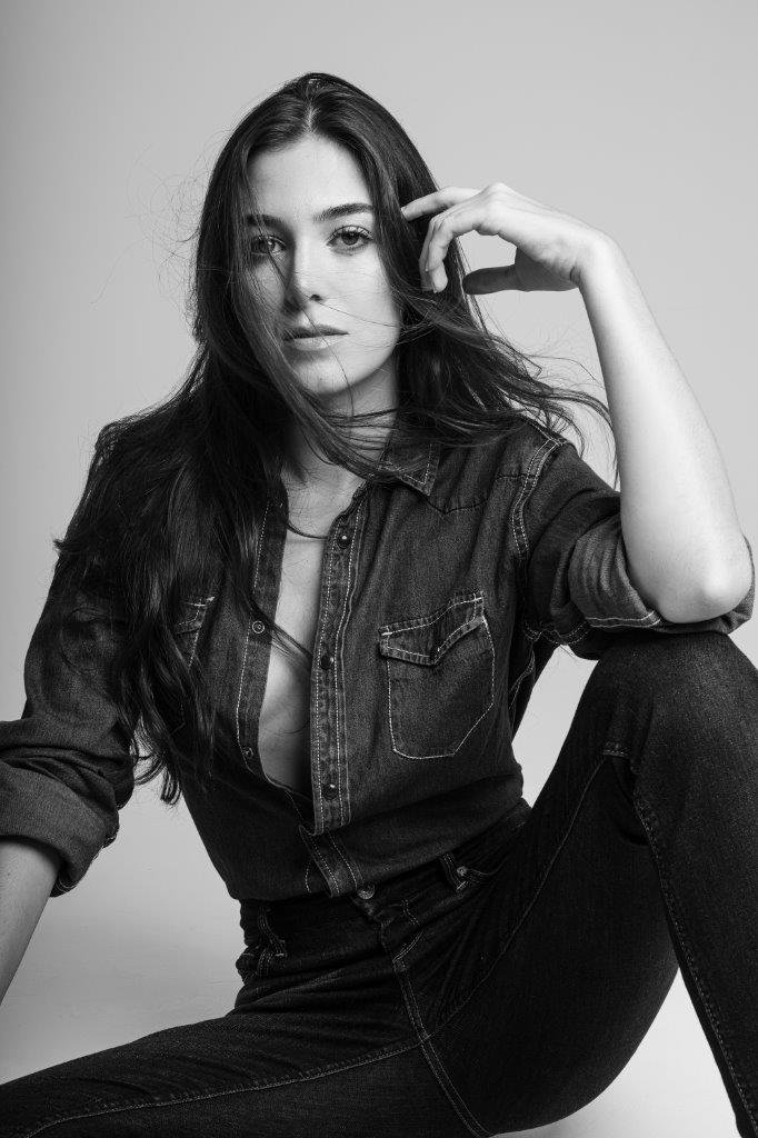 Ana Vinciprova - Front Management