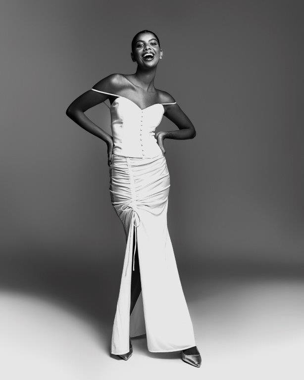 Anna Julia Figueiredo - Front Management