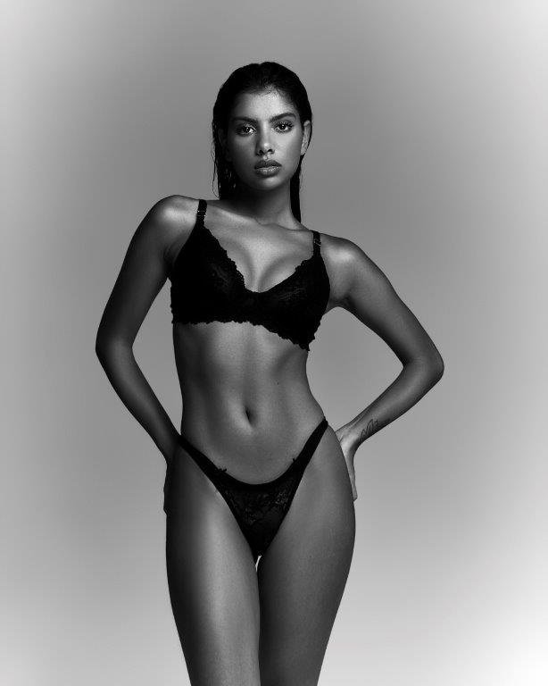 Anna Julia Figueiredo - Front Management