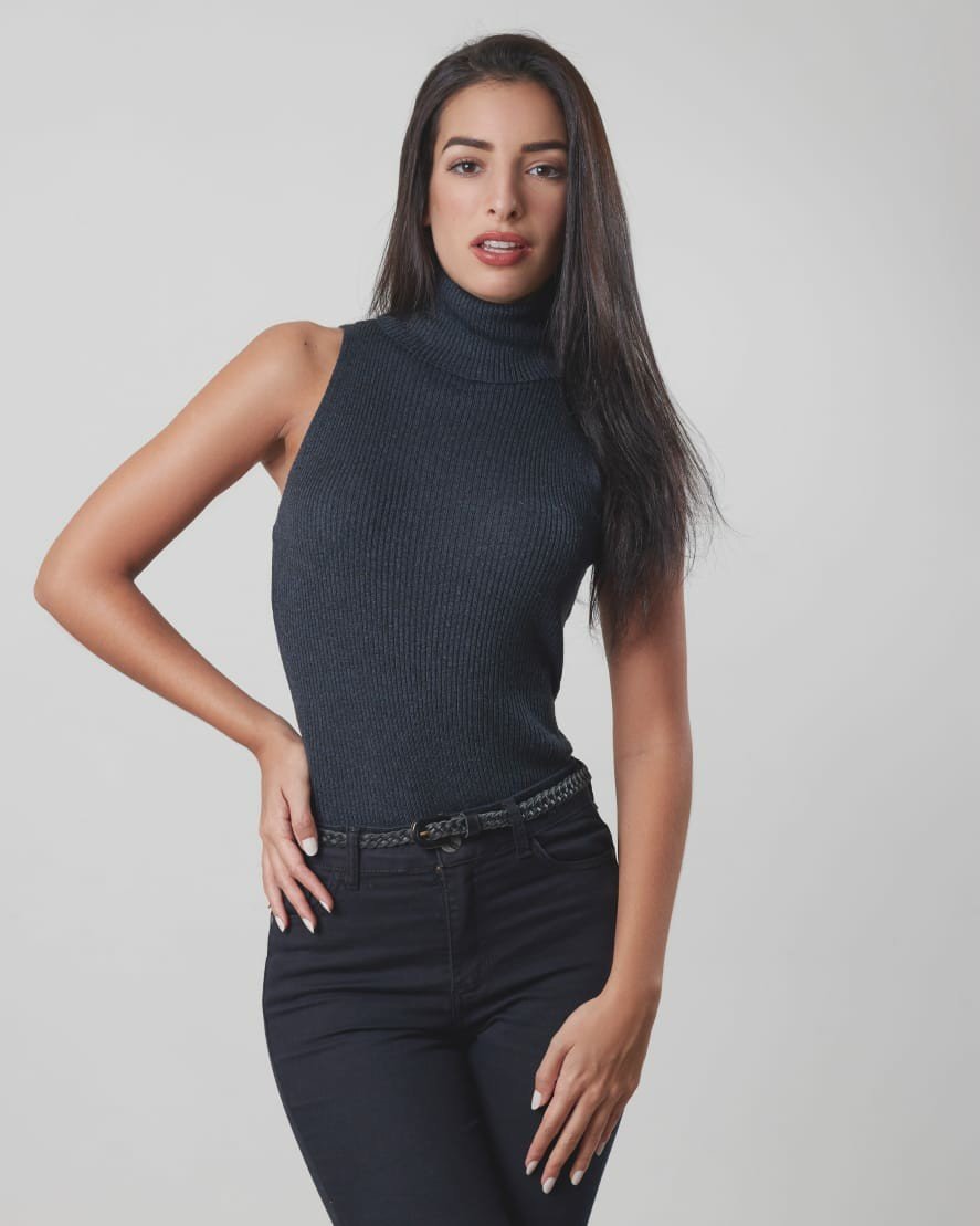 Camila Alves - Front Management