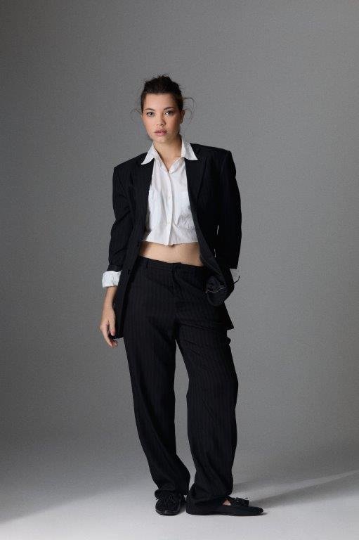 Camila Wiezel - Front Management