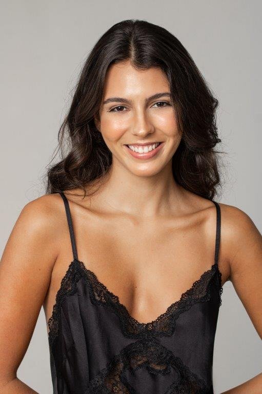 Carol Moura - Front Management