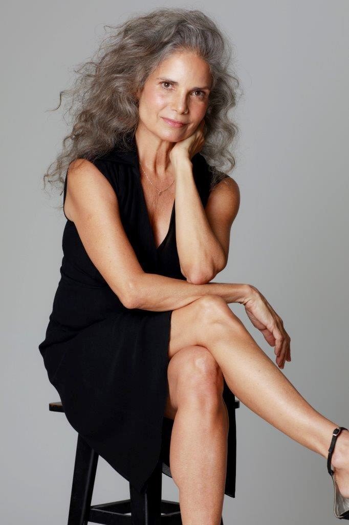 Cláudia Tavares - Front Management