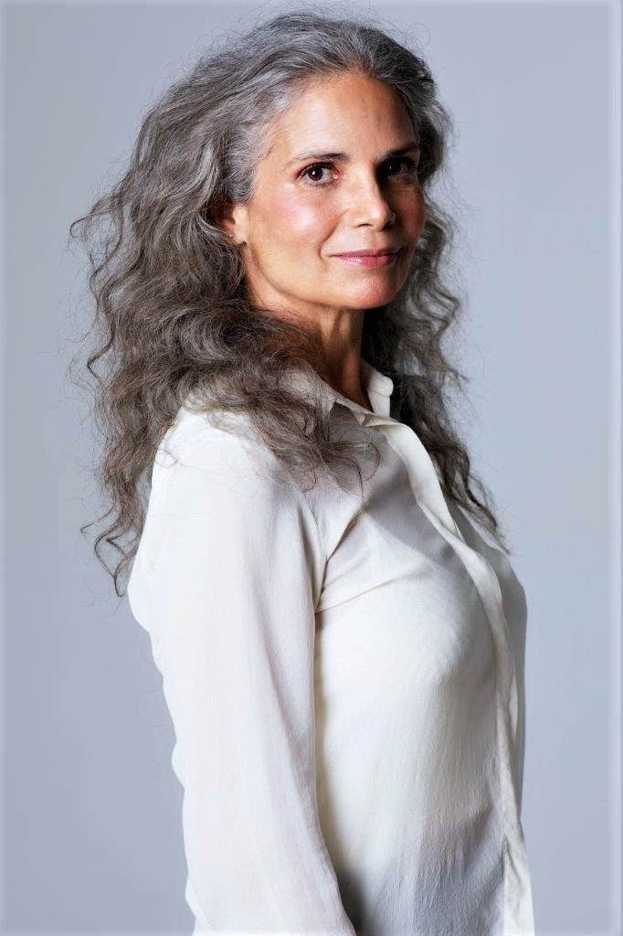 Cláudia Tavares - Front Management