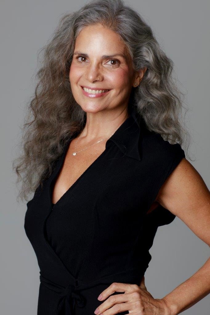 Cláudia Tavares - Front Management