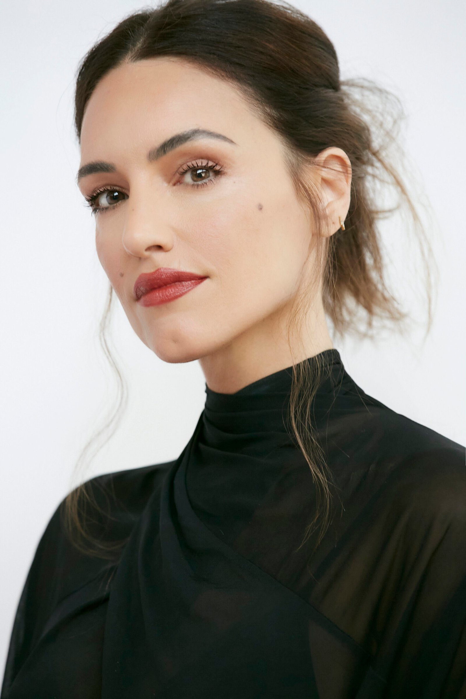 Daniella Faccinelli - Front Management