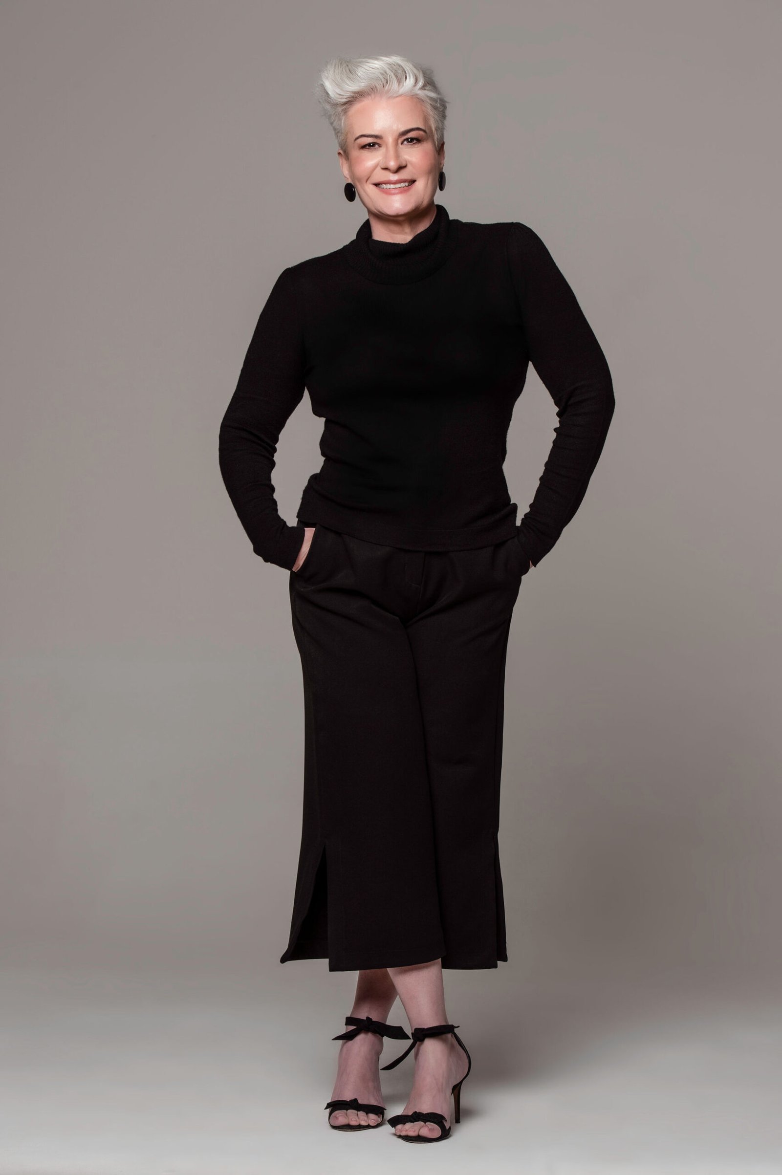 Erika Galhardi - Front Management