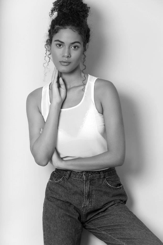 Gabriela Gomes - Front Management