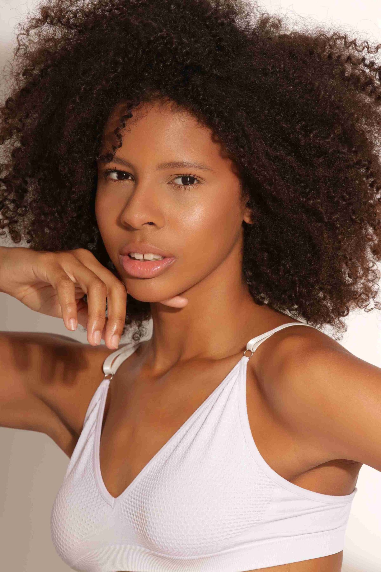 Julianna Coutinho - Front Management