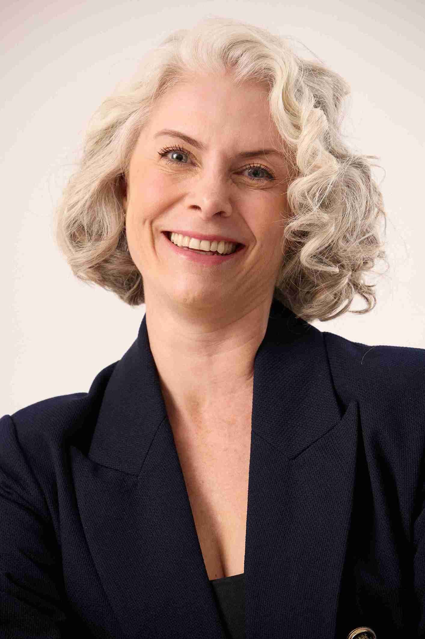 Janaina Peres - Front Management