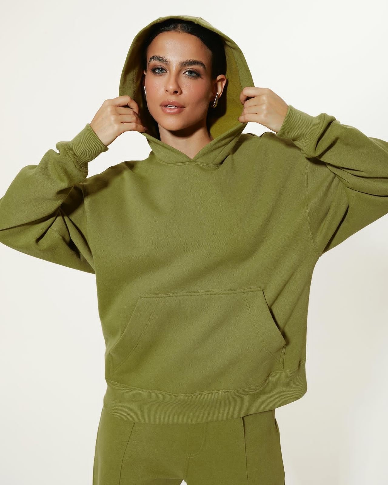 Juliana Calderari - Front Management