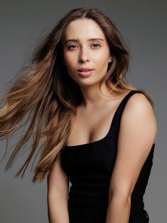 Karen Taboada - Front Management