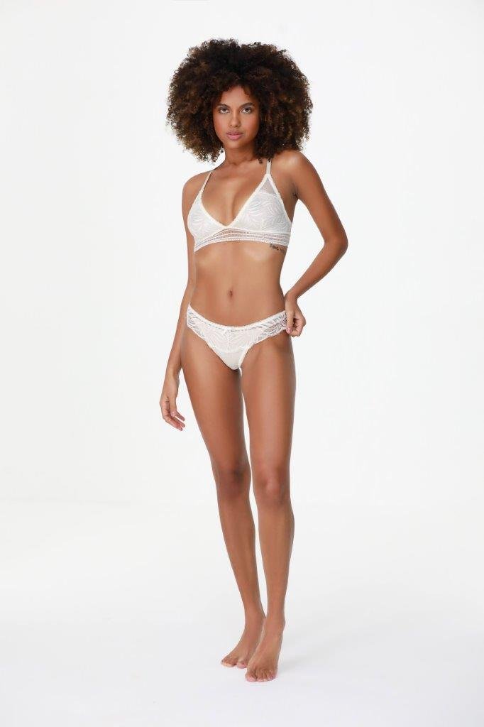 Lara Marinho - Front Management