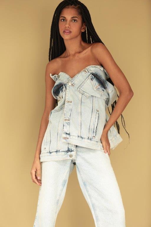 Lara Marinho - Front Management