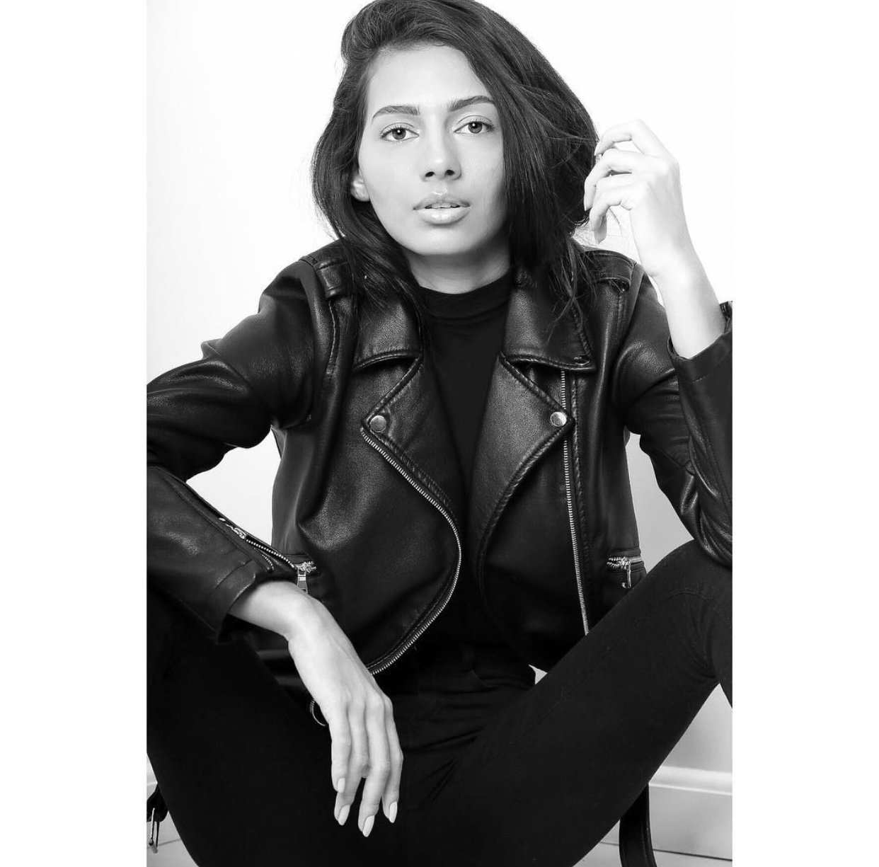 Laryssa Santos - Front Management