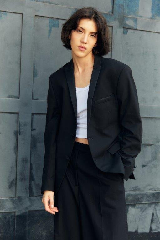 Laura Necco - Front Management