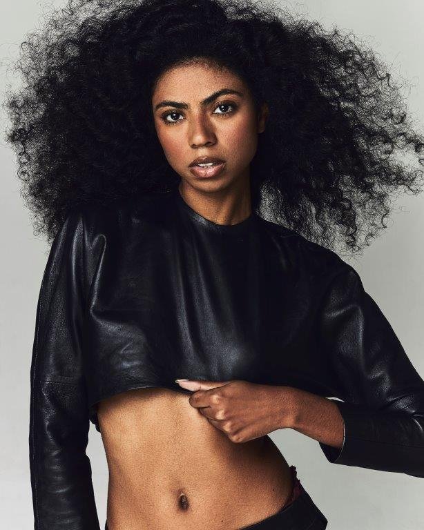 Lorrany Ferreira - Front Management