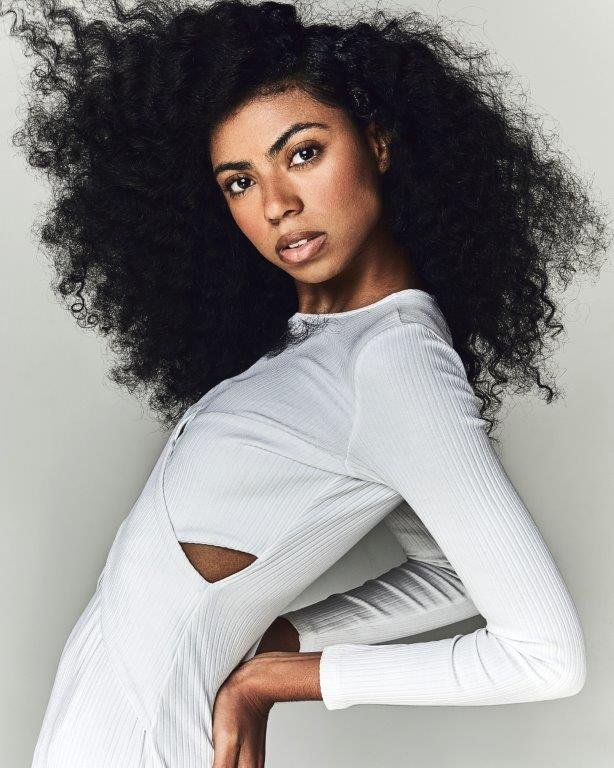 Lorrany Ferreira - Front Management