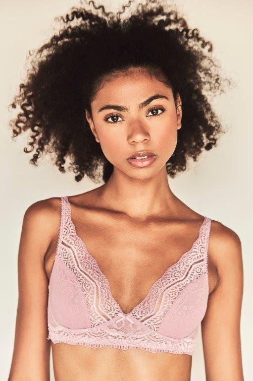 Lorrany Ferreira - Front Management