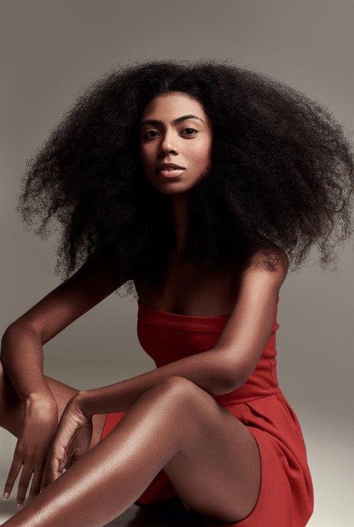 Lorrany Ferreira - Front Management