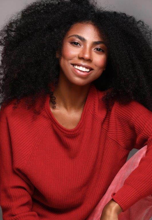 Lorrany Ferreira - Front Management