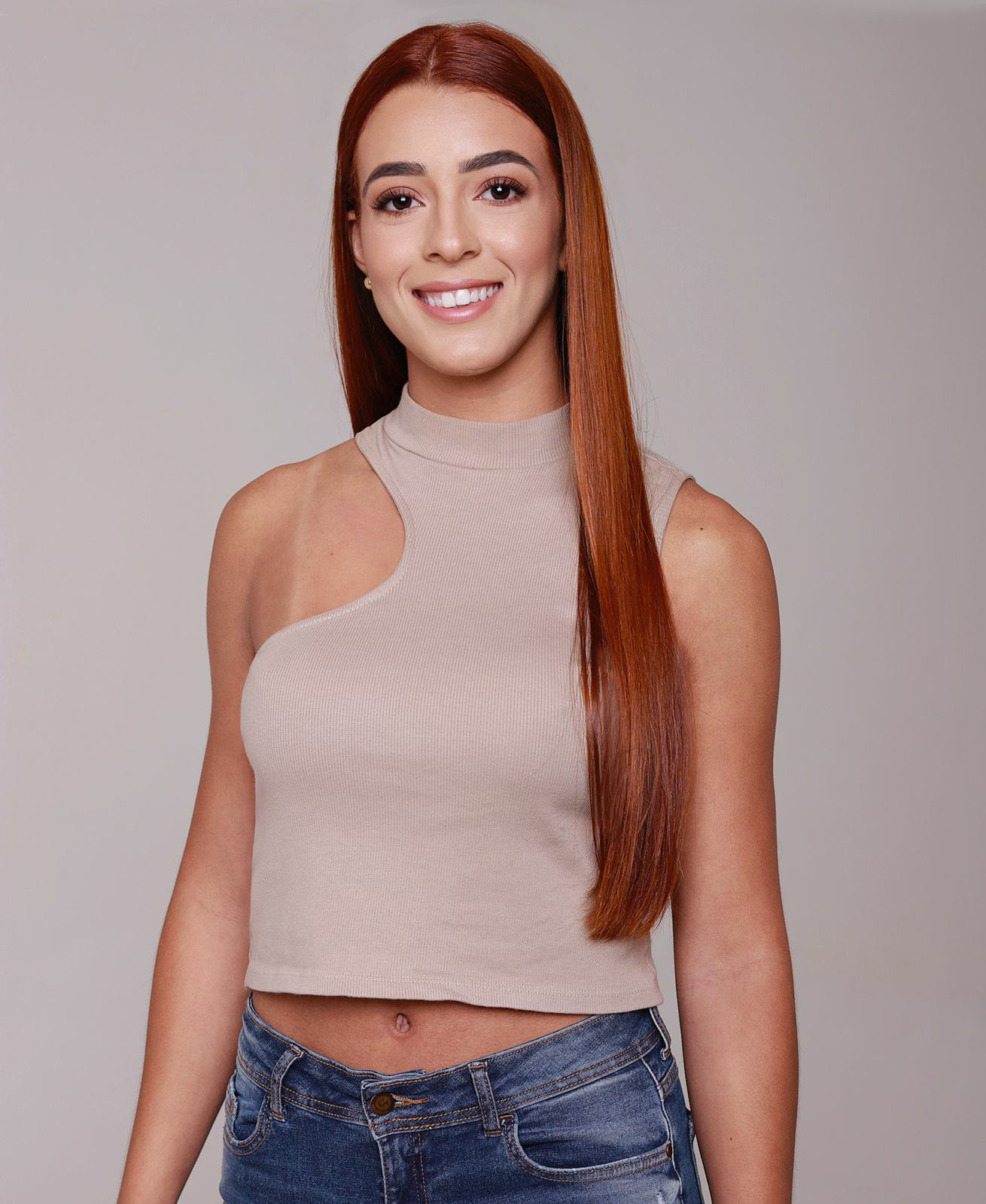 Luana Menezes - Front Management