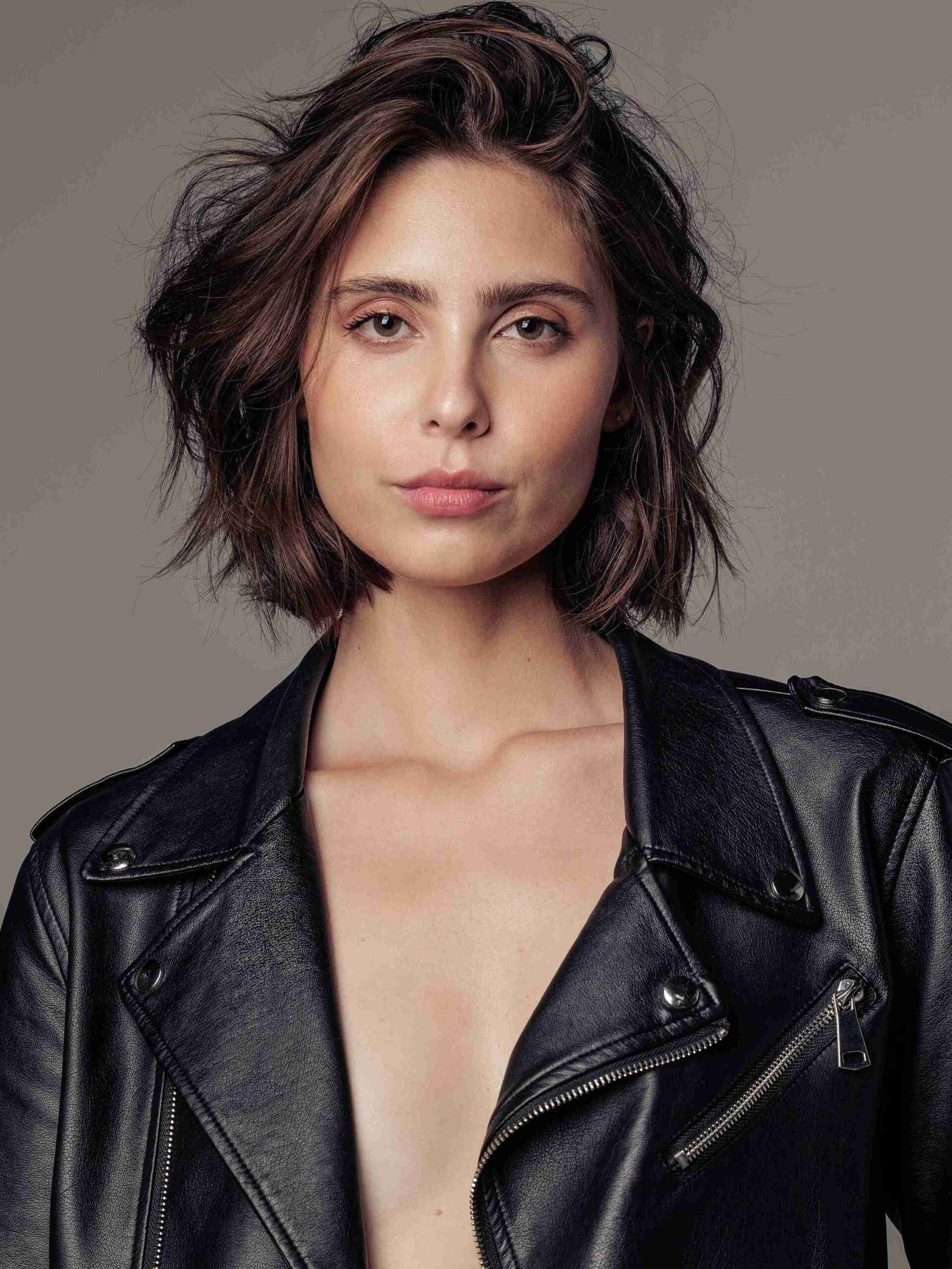 Luana Menna - Front Management