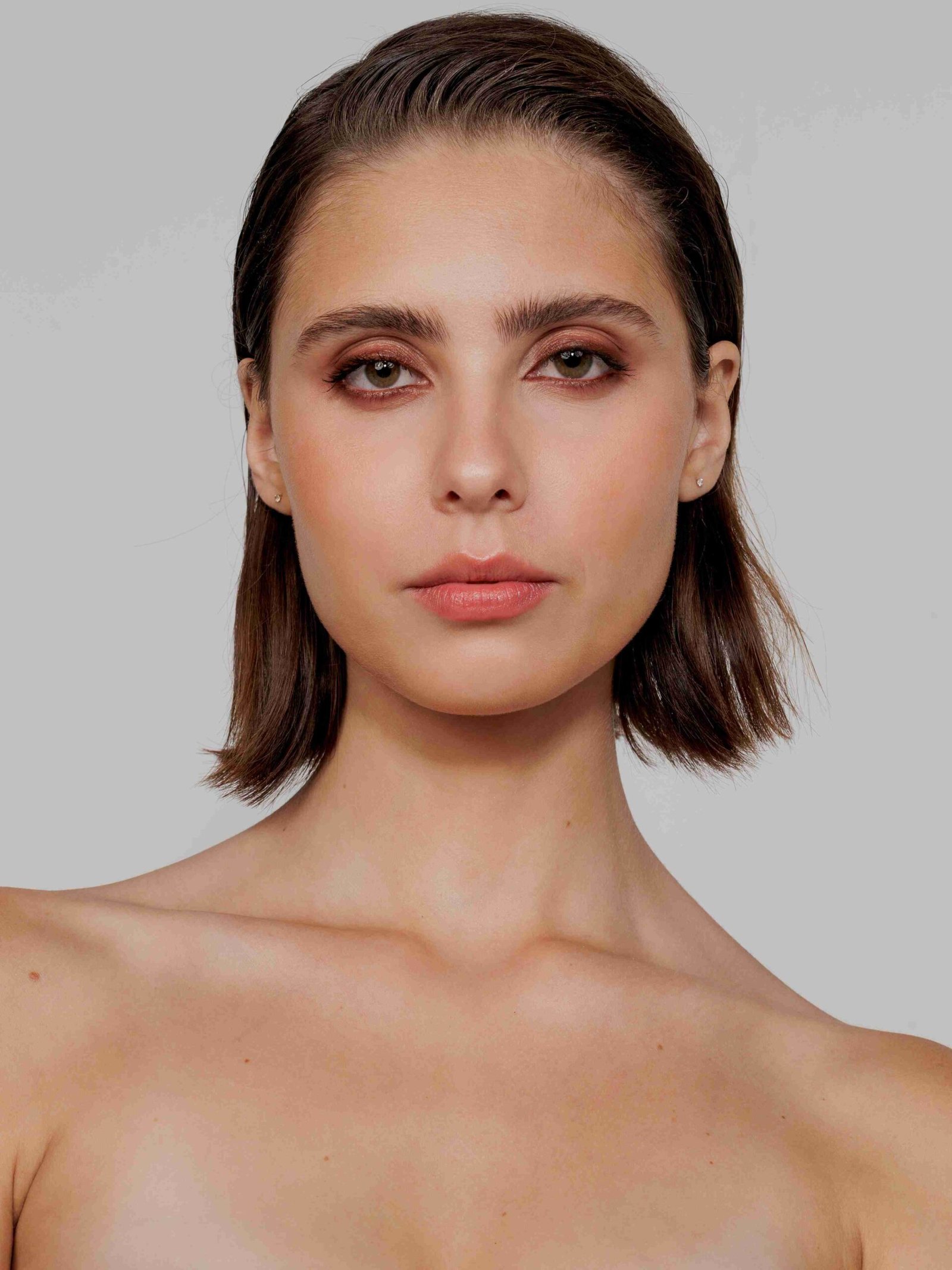 Luana Menna - Front Management